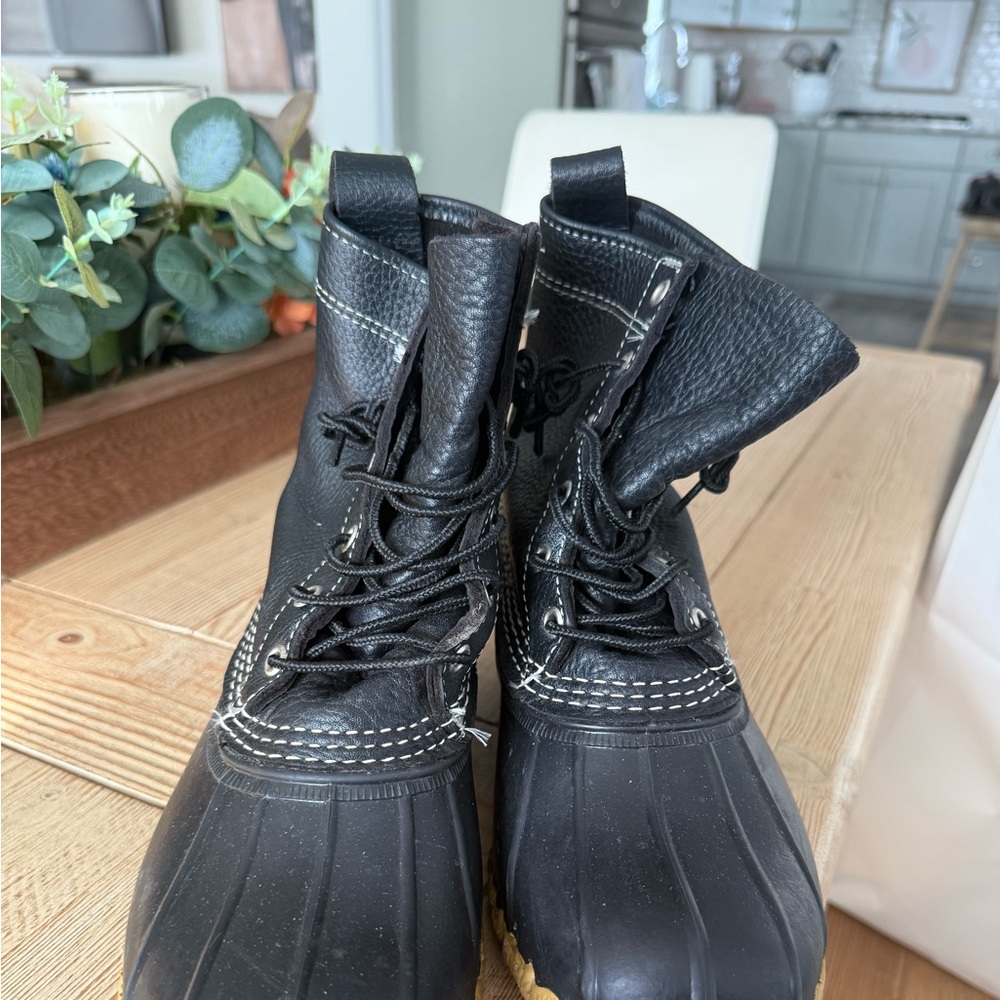 L.L. Bean Women’s Size 8 Black duck boots